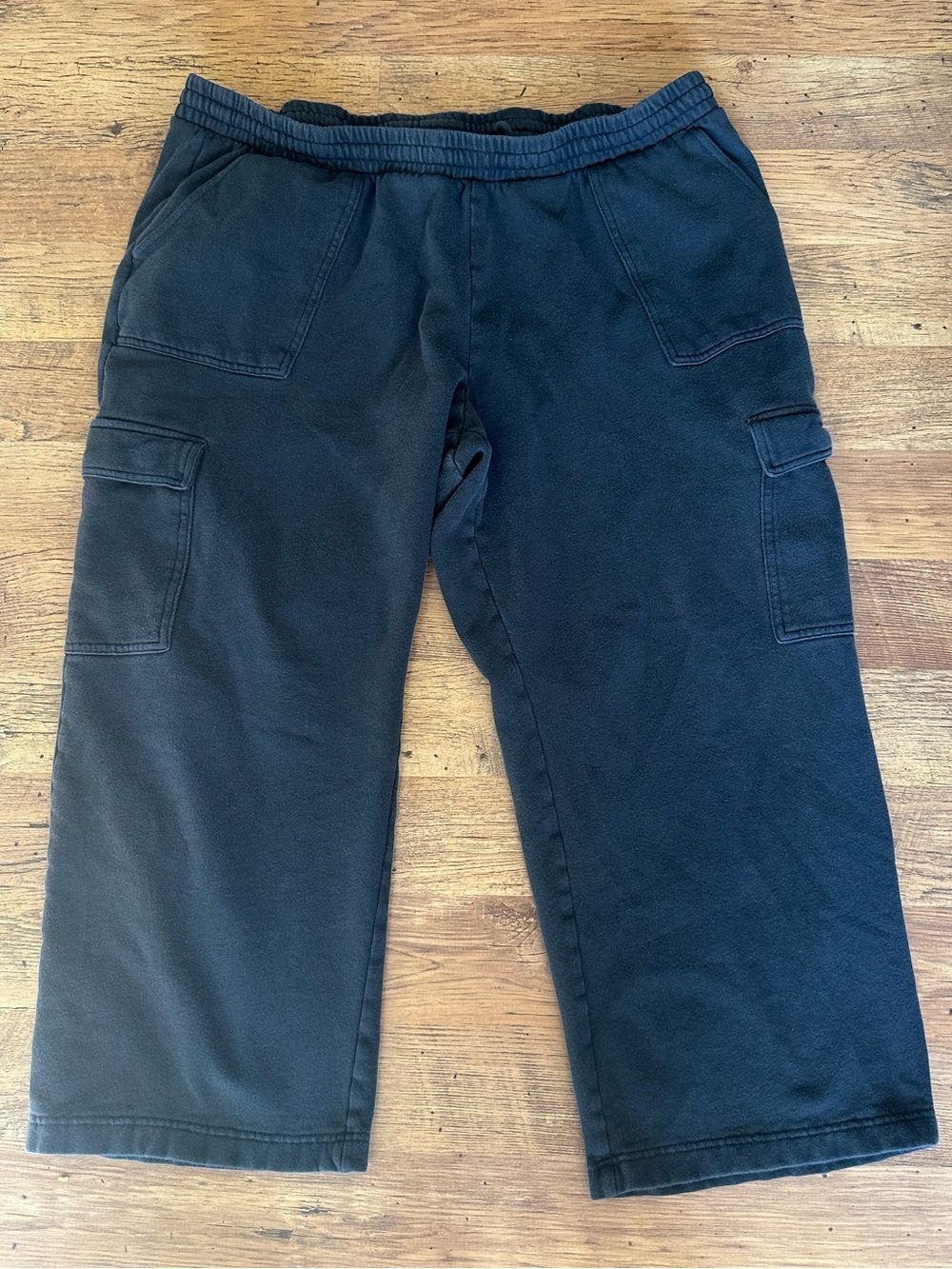 Old Navy Women's Black Cargo Sweatpants - Relaxed Fit